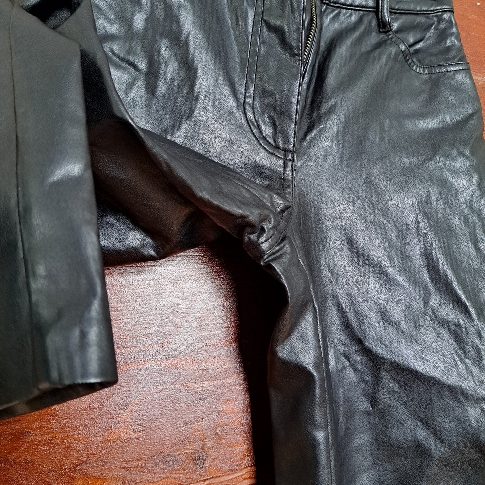 Wilfred Aritzia Black Faux Leather Pants | Size 00 | High Rise Straight Leg - Picture 4 of 10